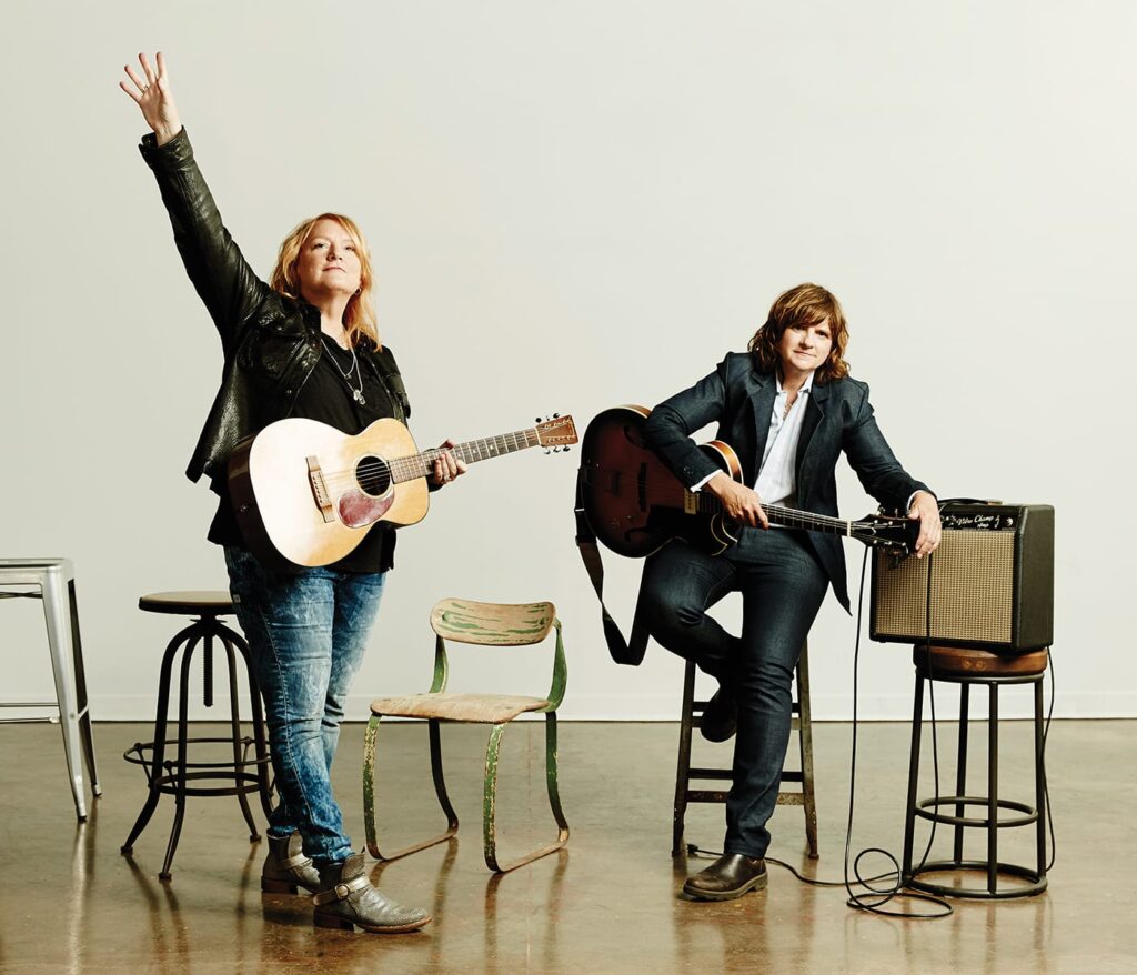 A photo of the Indigo Girls.